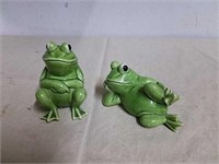 Set of collectible ceramic frog salt and pepper