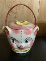 Vintage cat biscuit jar 5 1/2 inches high