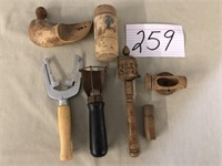 ASSORTED WOODEN PIECES