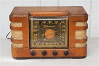 Vintage American Overseas A M Wood Cabinet Radio