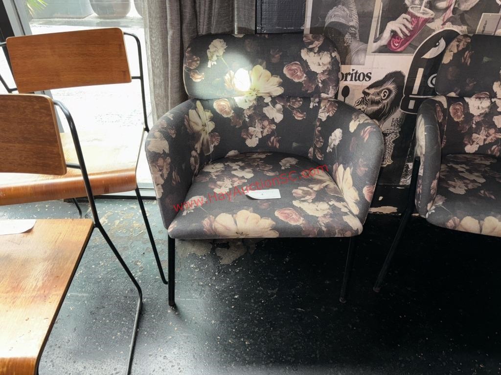 LOT - UPHOLSTERED CHAIRS