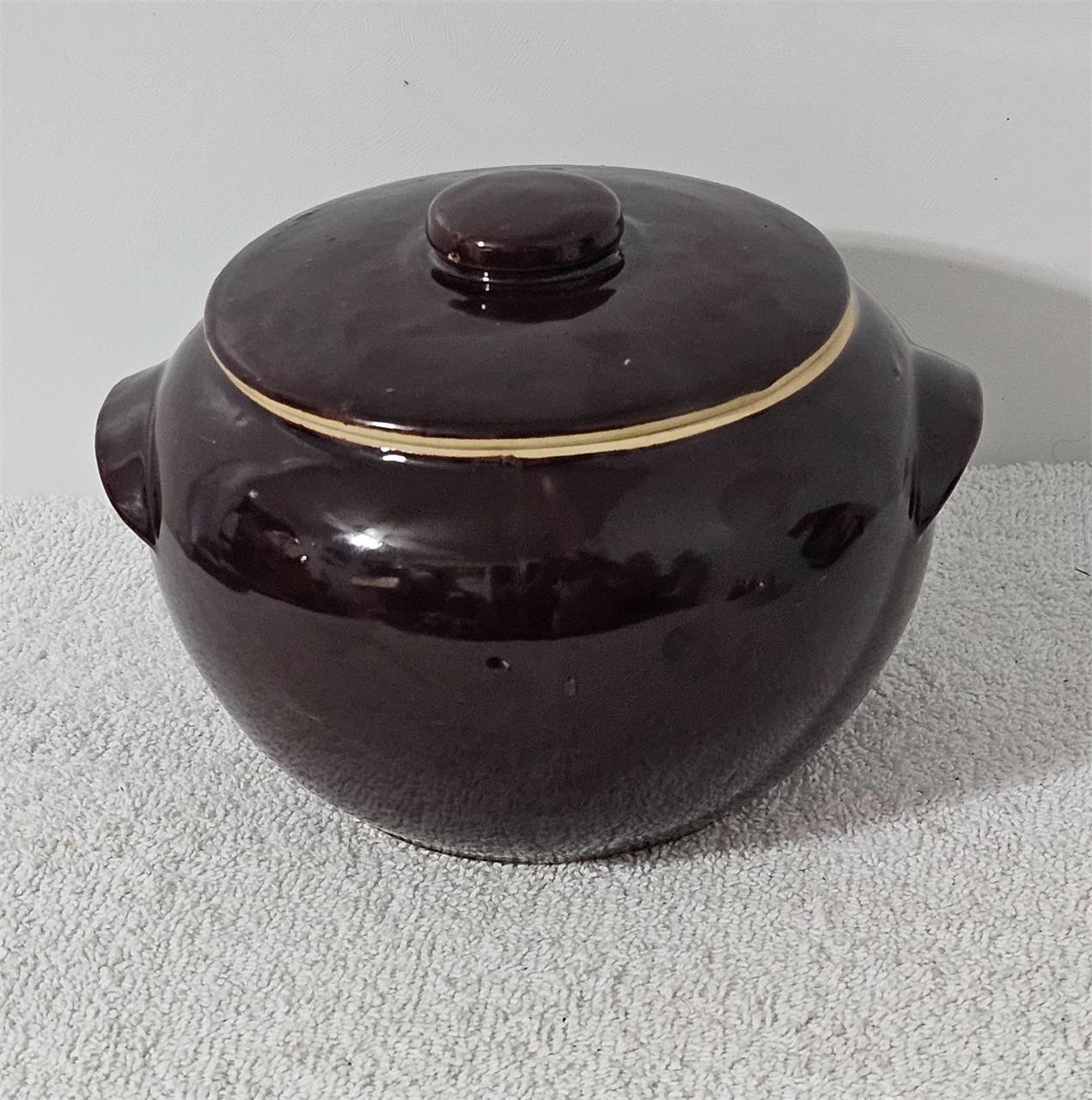 USA pottery bean pot