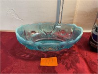 Vintage opalescent blue bowl 7“ x 5“