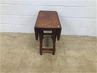 Drop Leaf End Table