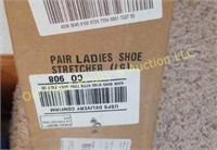 Pair Ladies Shoe Stretchers (FR)