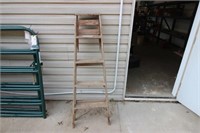 5' Wood Step Ladder