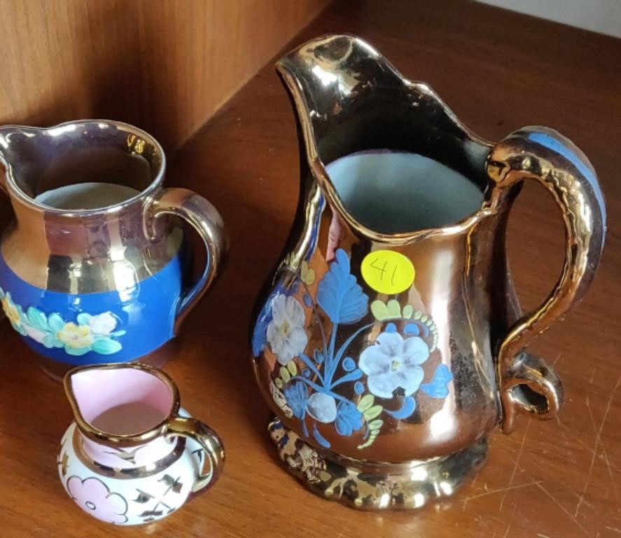 Teapots / Creamers