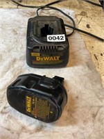 Dewalt 14.4 volt battery and charger