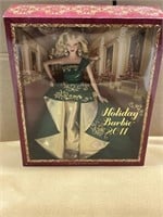 HOLIDAY BARBIE 2011 - NEW