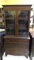 Vintage mahogany china cabinet with 3 drawers, 2