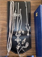 COSTUME JEWELRY SET INCLUDING NECKLACES, EARRINGS,