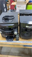 RCA 5 CD Changer with Remote and 2 Speakers