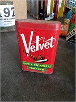 Velvet tobacco can