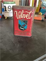 Velvet tobacco can