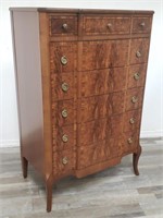 Vanleigh Furniture chest of drawers