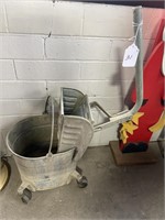 Vintage Mop Bucket/Squeeze