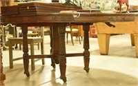 Federal style Mahogany extension table with
