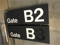2 Gate Signs