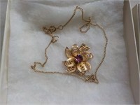 Filigrees Flower Pendant Necklace