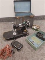 Singer feather light sewing machine (as is -
