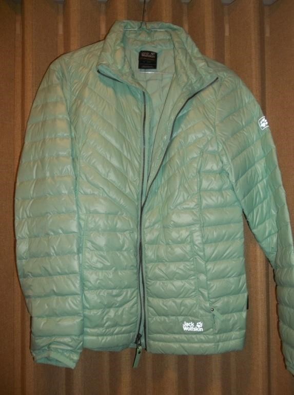 Womans Jack Wolfskin Puff Jacket