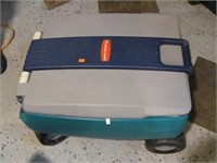 Rubermaid Cooler on wheels