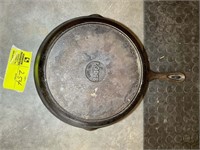 LODGE 12 IN CAST IRON FRYING PAN