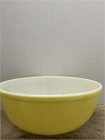 Large Vintage Yellow Pyrex Mixing Bowl