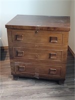 VINTAGE EATONIA CEDAR CHEST SOME SIDE DAMAGE