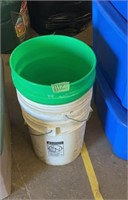 3-5 gallon buckets