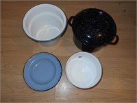 4 Piece Enameled Covered Metal Pots and Plate