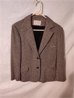 F13) Good condition size 14 womens 100% wool