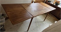 MID CENTURY DANISH TEAK EXTENDING DINING TABLE