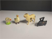 4x Vintage item 2 ducks, plastic dog, mini iron