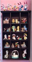 Lot of figurine animals on shelf