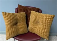 (3) PILLOWS