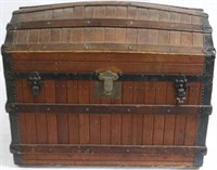 LARGE VICTORIAN OAK SLATTED DOME TOP TRUNK WITH