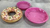 2 plastic Summer Waves Pools w/ donut floatie