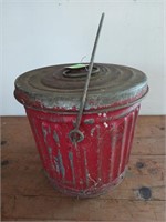1958 5 gal trash can with handle