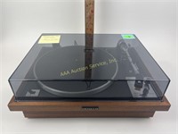 Pioneer PL-A25 turntable (powers up, spins)
