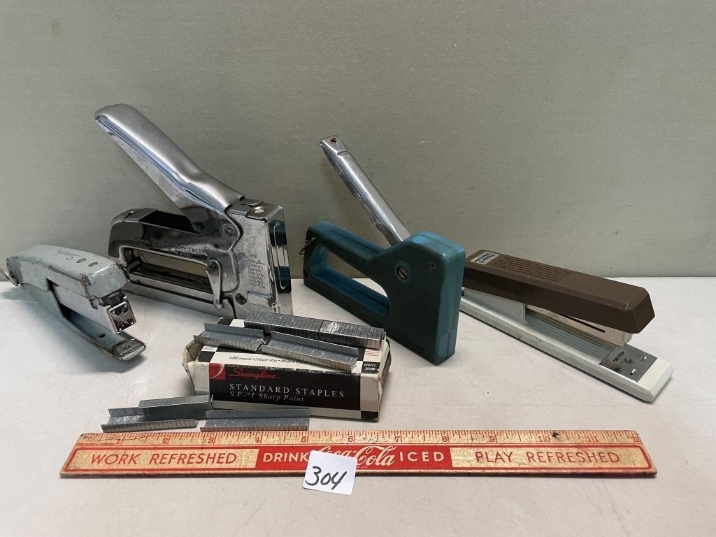 LARGE LOT OF VARIOUS HAND STAPLERS