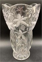 Mikasa Crystal Scalloped Frosted Vase Garden