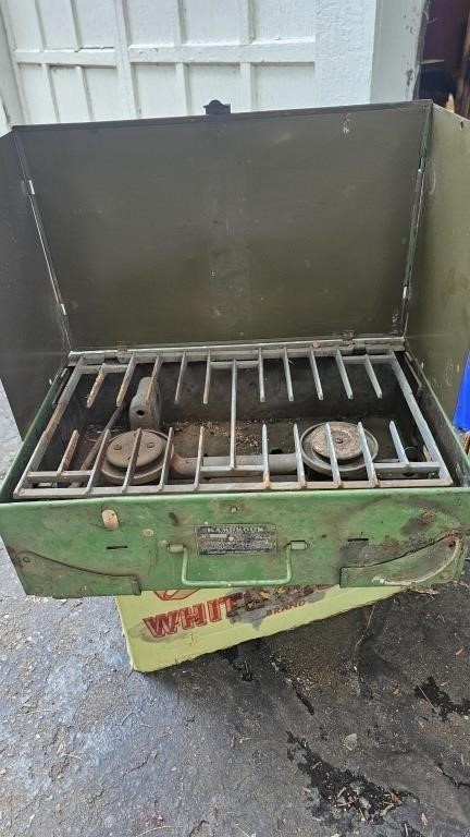 Kampkook vintage cook stove has some heavy rust