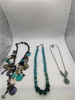 NECKLACE LOT OF 3