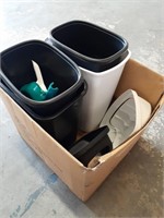Box Lot of Indoor Trashcans and Dustpans