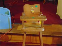 Vintage doll high chair, good graphics