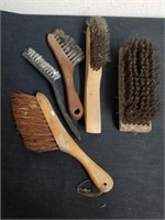 Assorted cleaning brushes