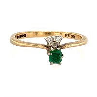9ct Emerald & Diamond ring