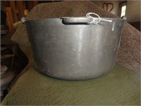 Metal Pot with Handle