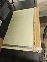 Portable drafting table